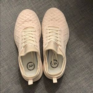 APL Techloom Phantom